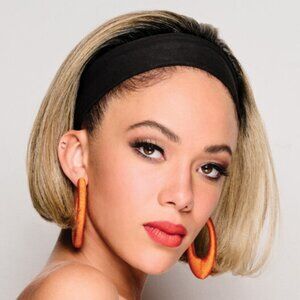 Classic Bob HEADBAND wig. PO35934 CHOCOLATE TOFFEE MC8/29SS.NEW W TAG